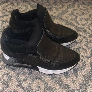 Stylish ash sneakers